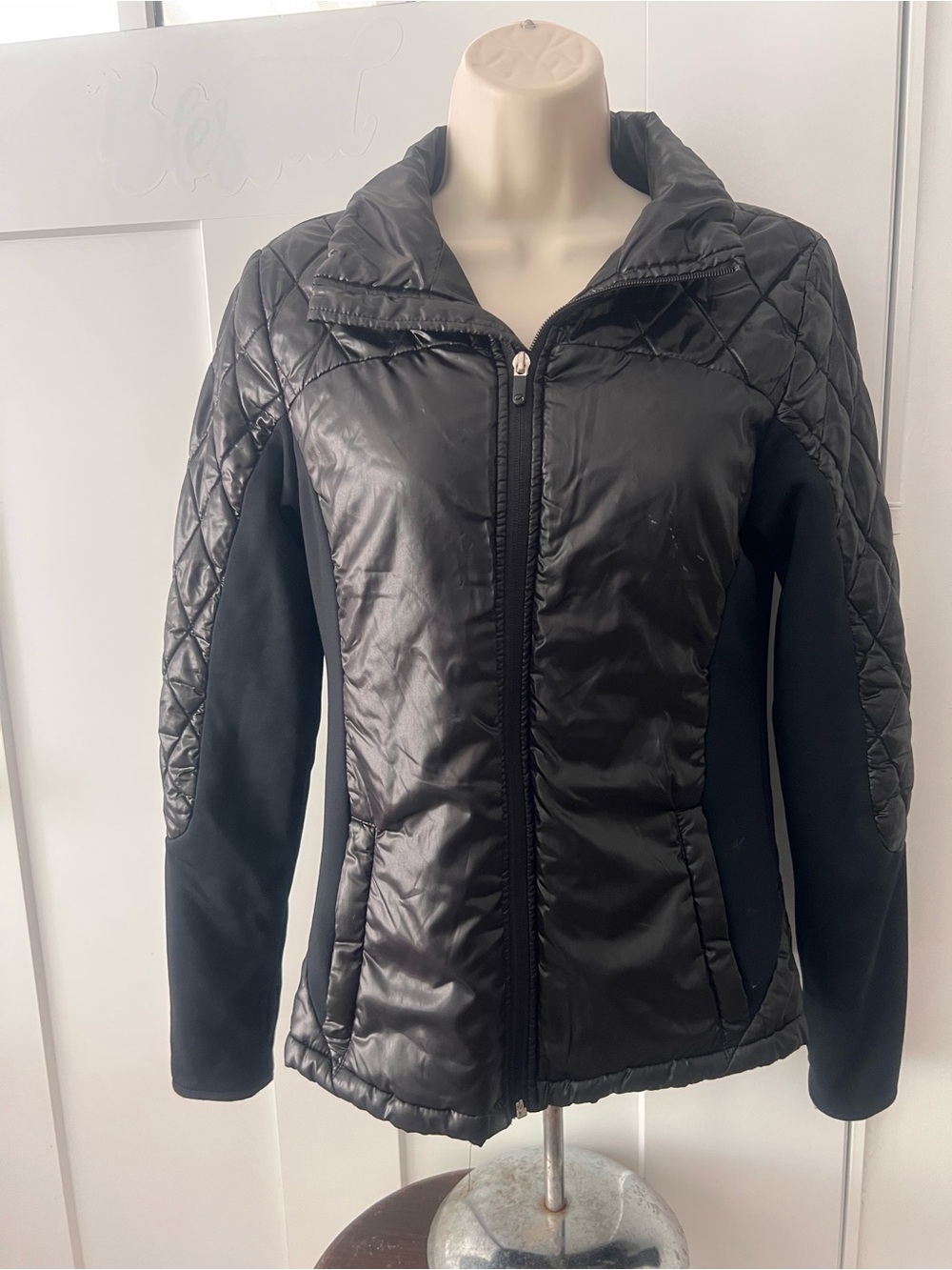 GAP Black Quilted Hybrid Zip Jacket